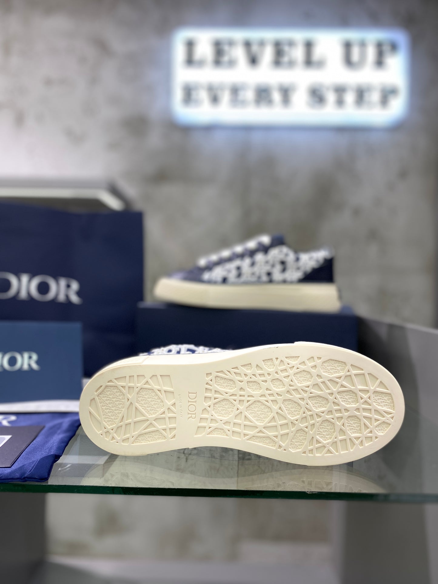 Dior