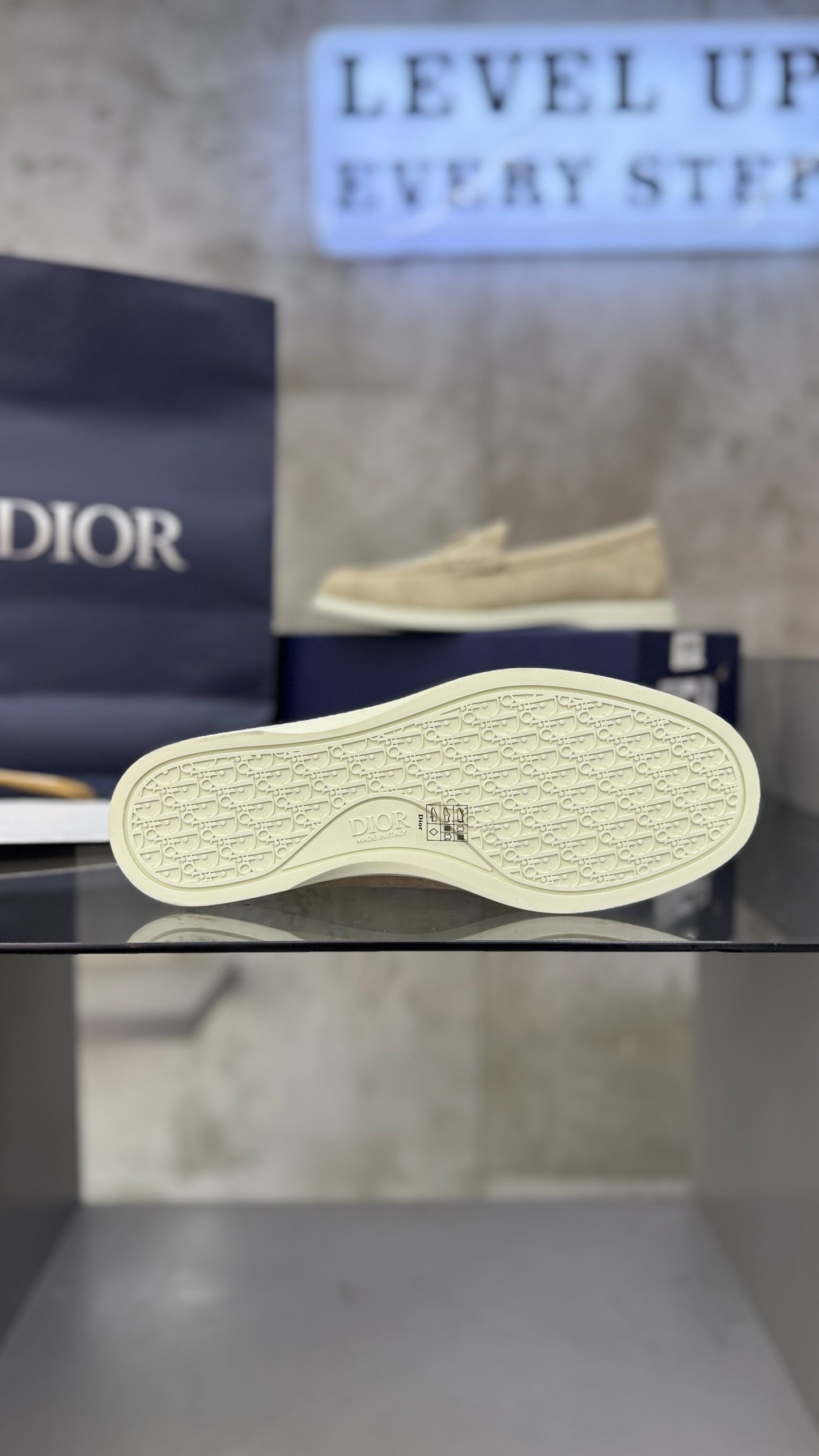 Dior