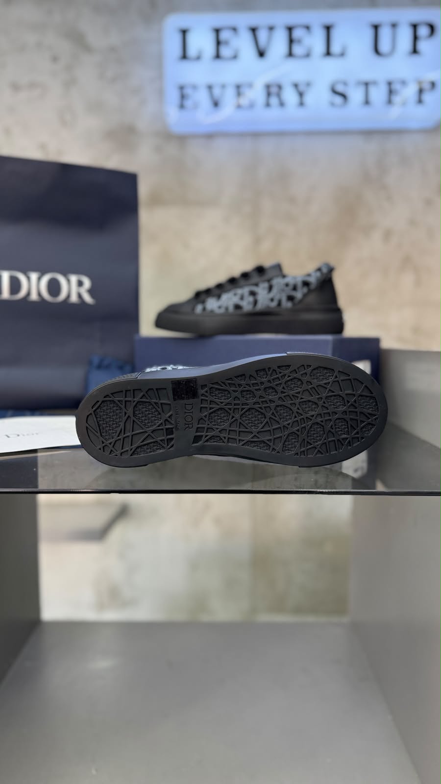 Dior
