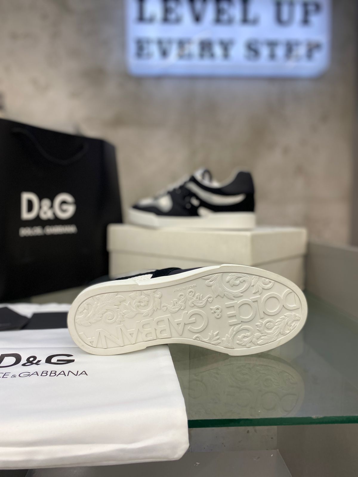 Dolce & Gabbana Sneakers 04