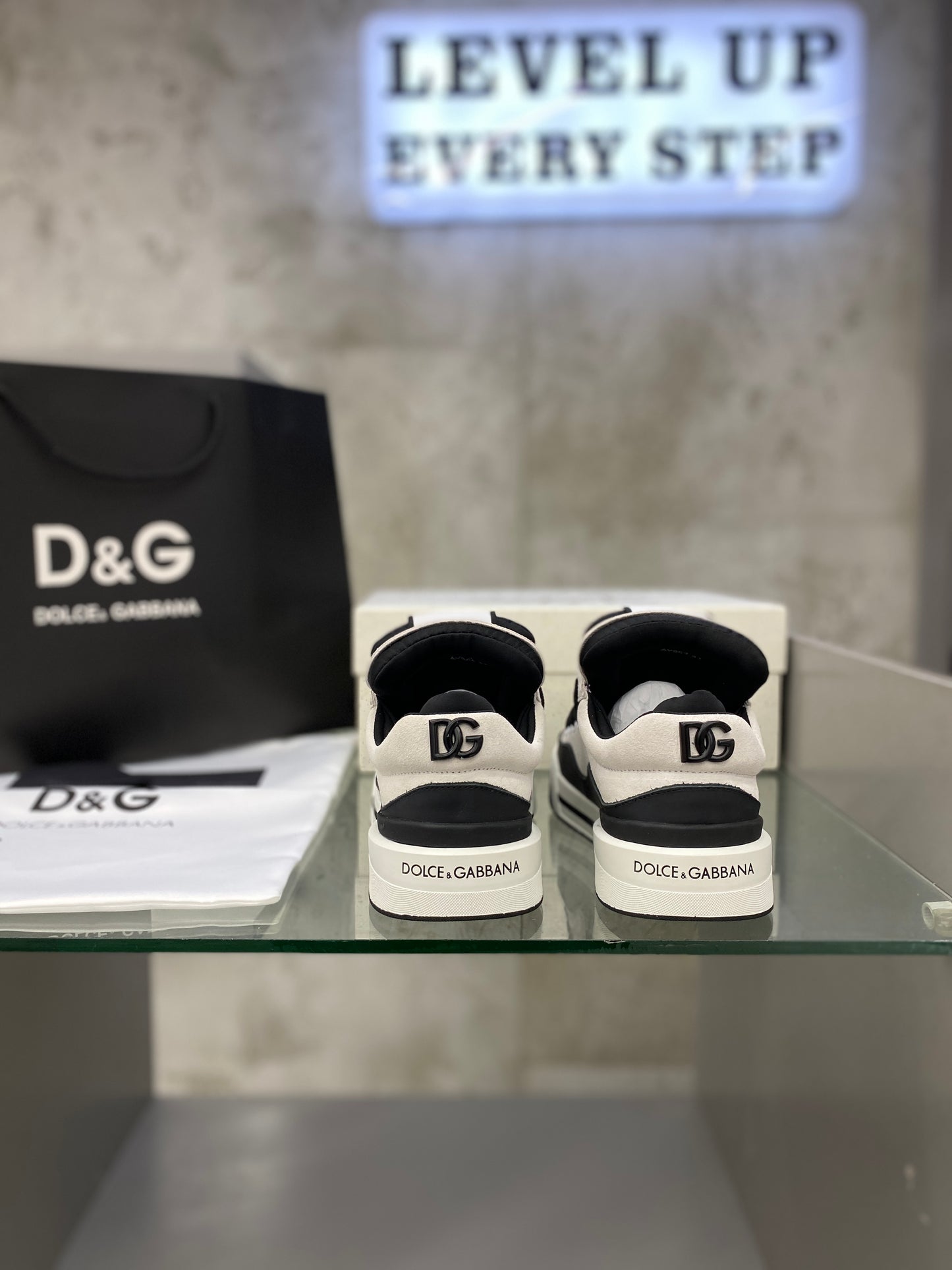 Dolce & Gabbana Sneakers 01