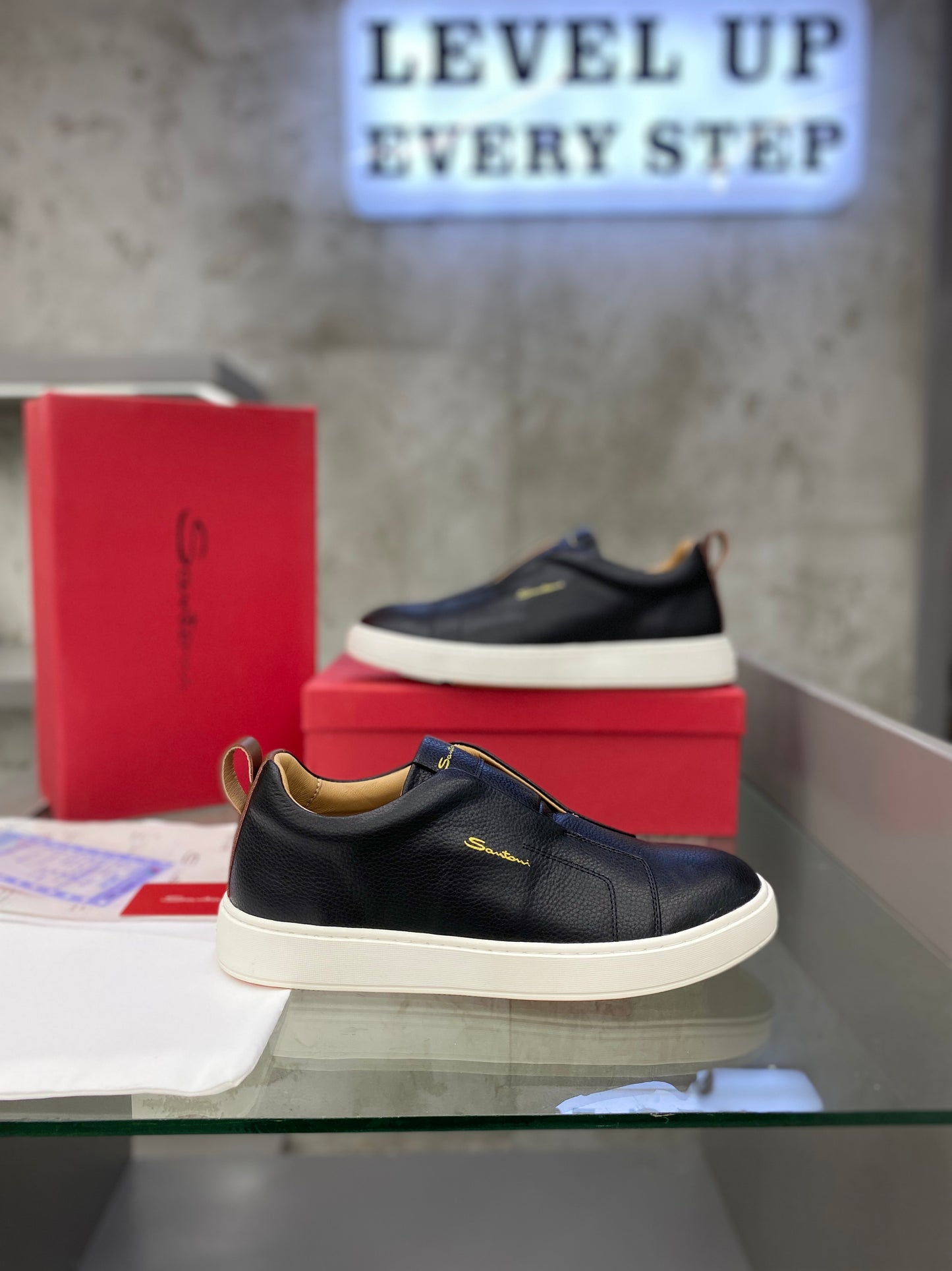Santoni
