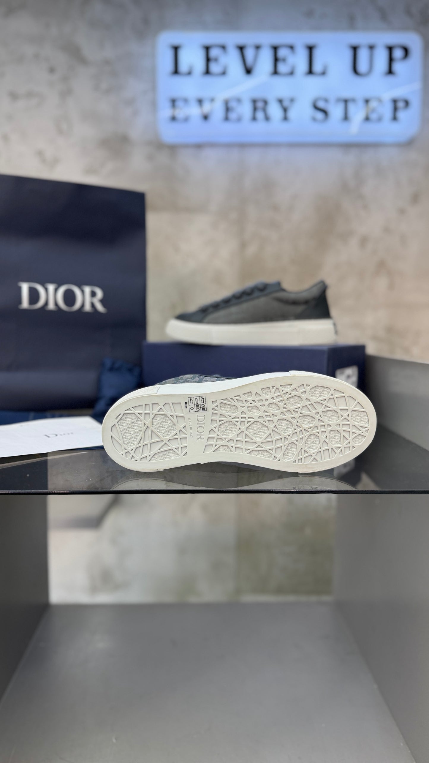 Dior