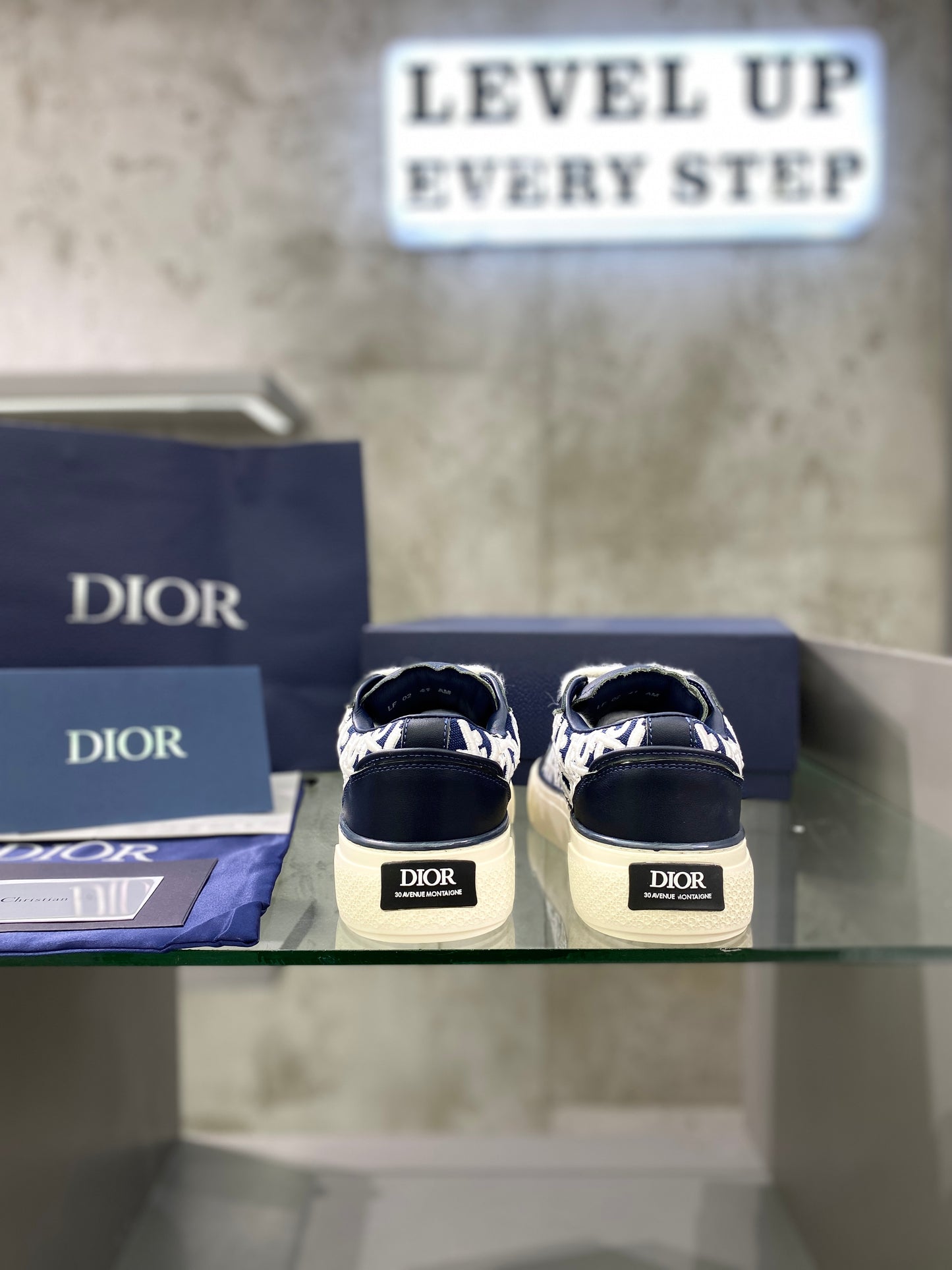Dior