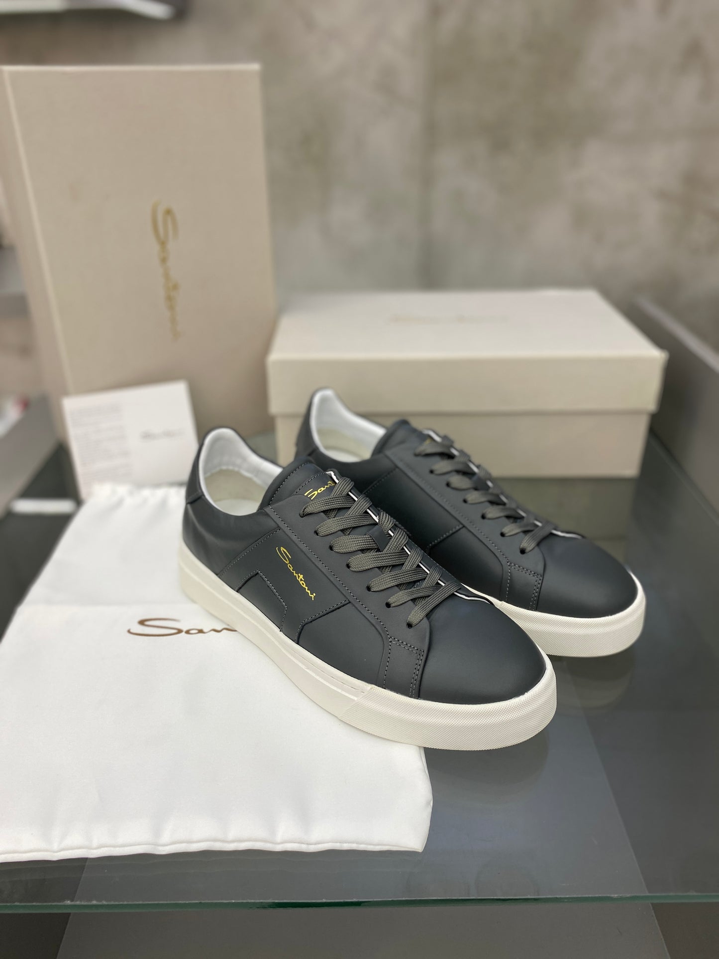 Santoni