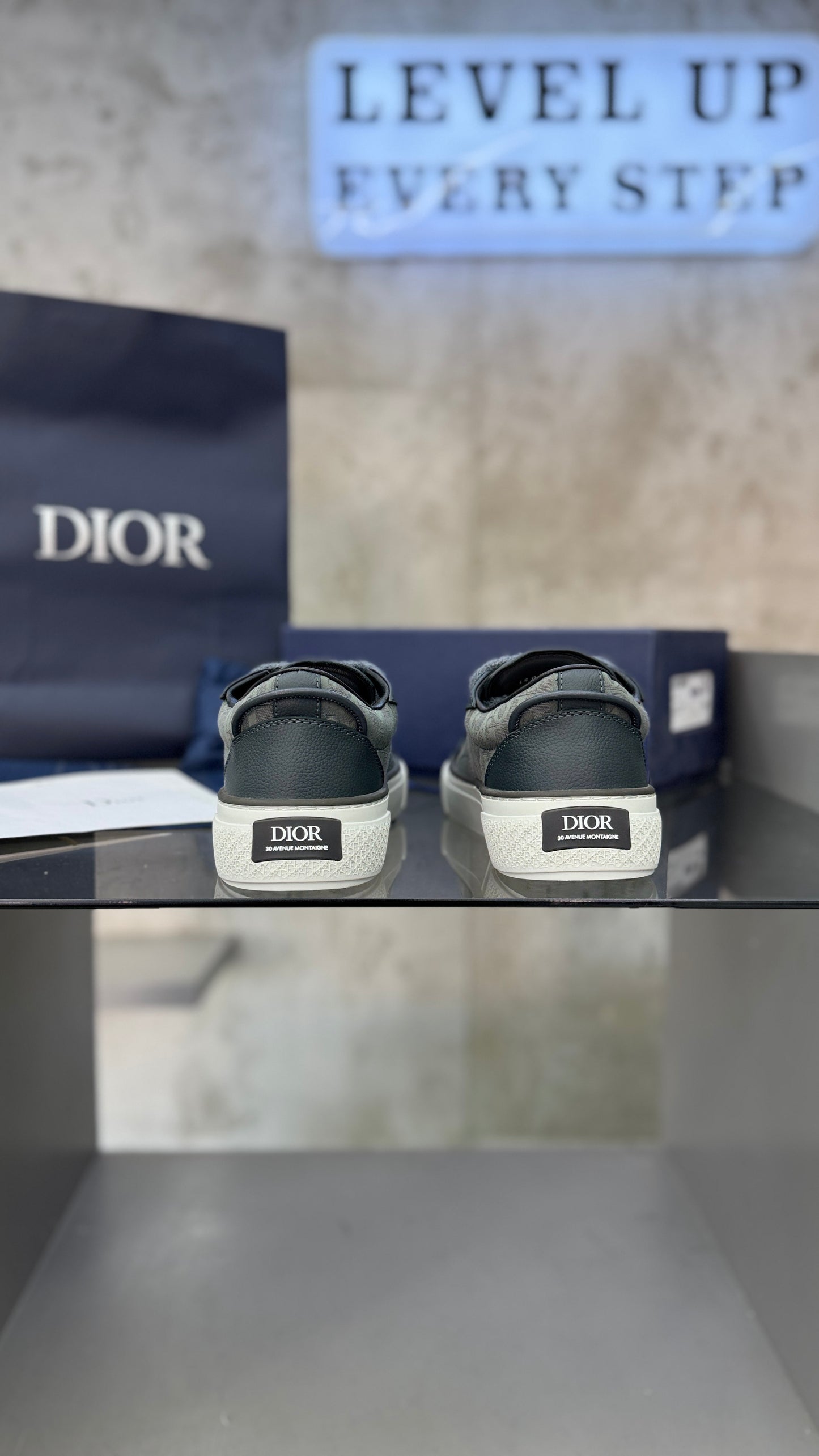 Dior