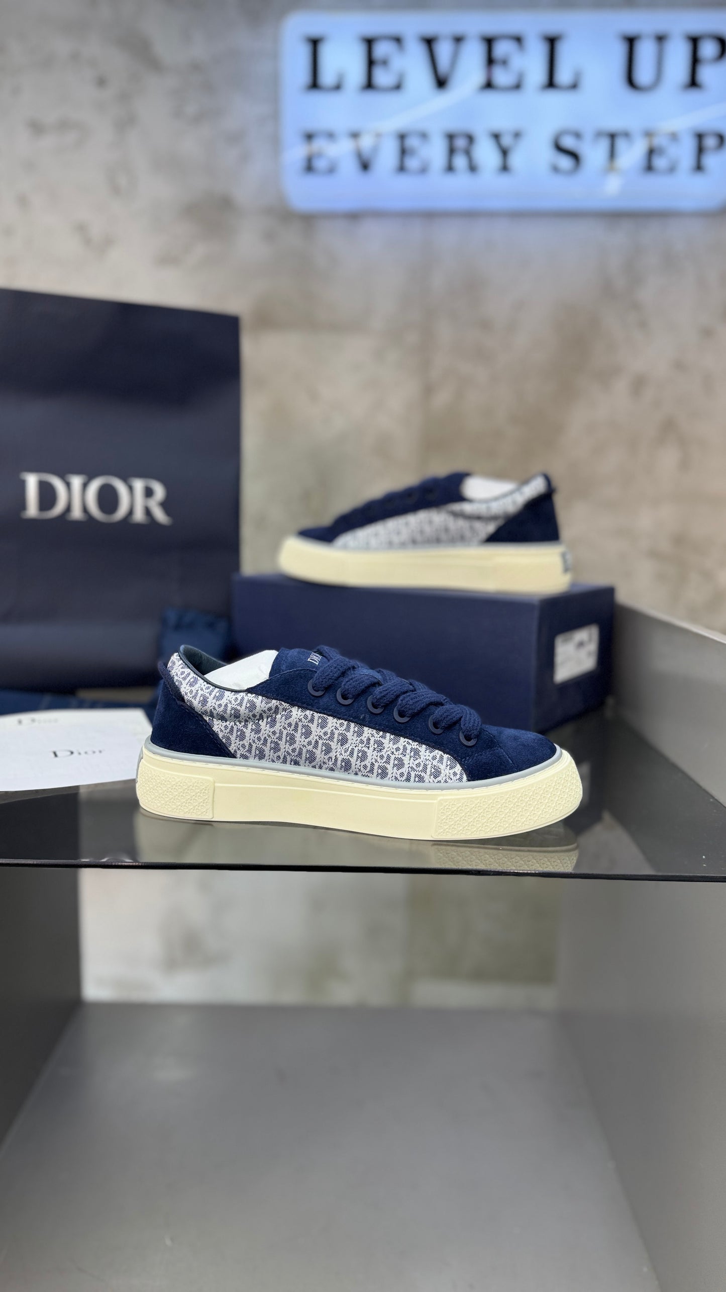 Dior