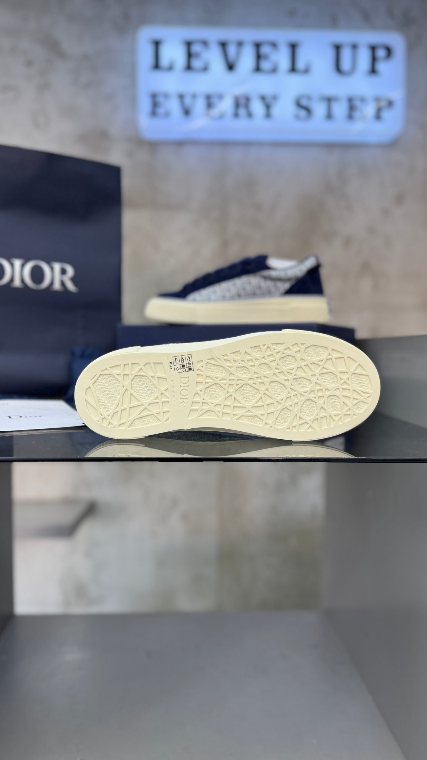 Dior
