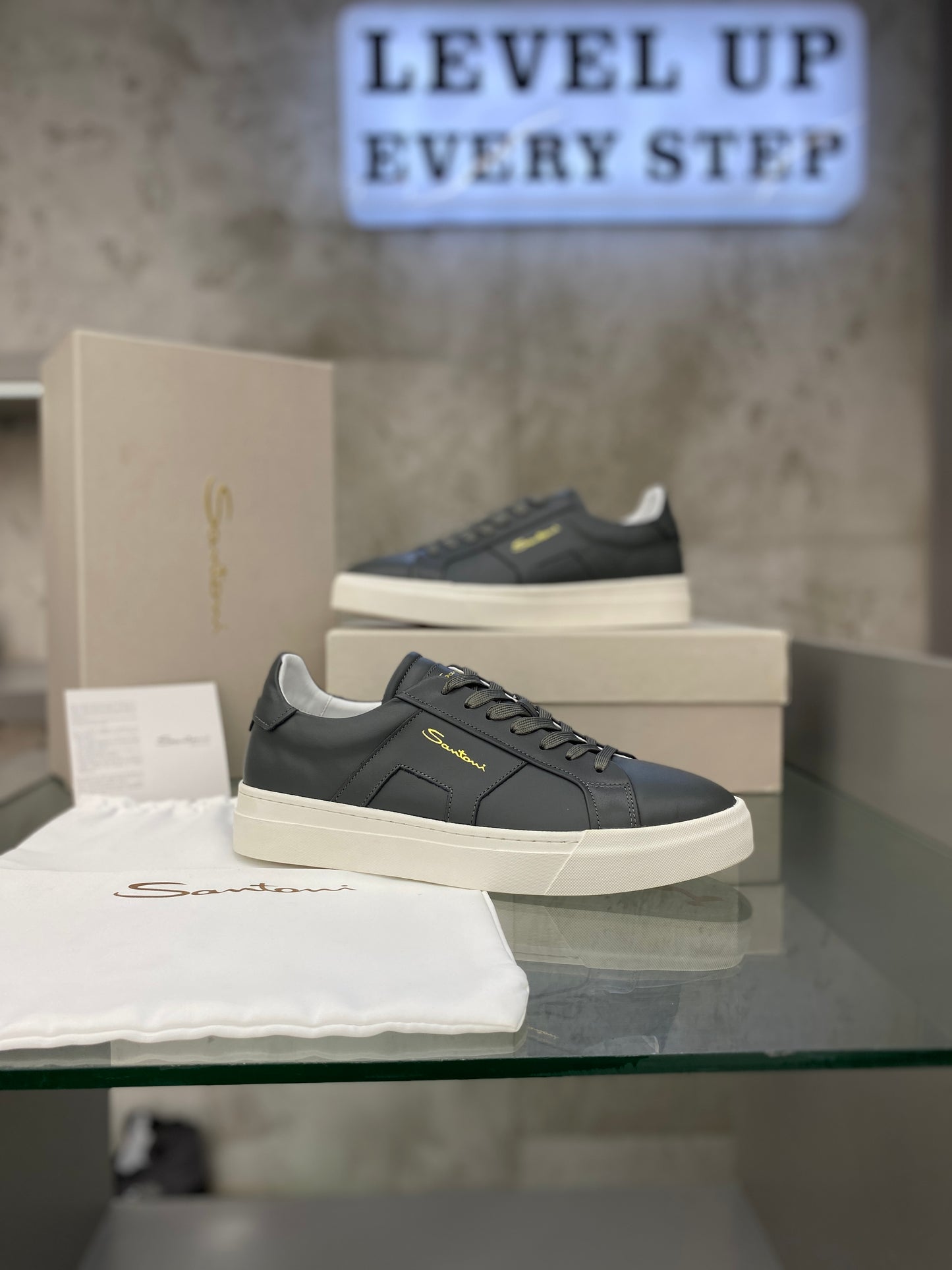 Santoni