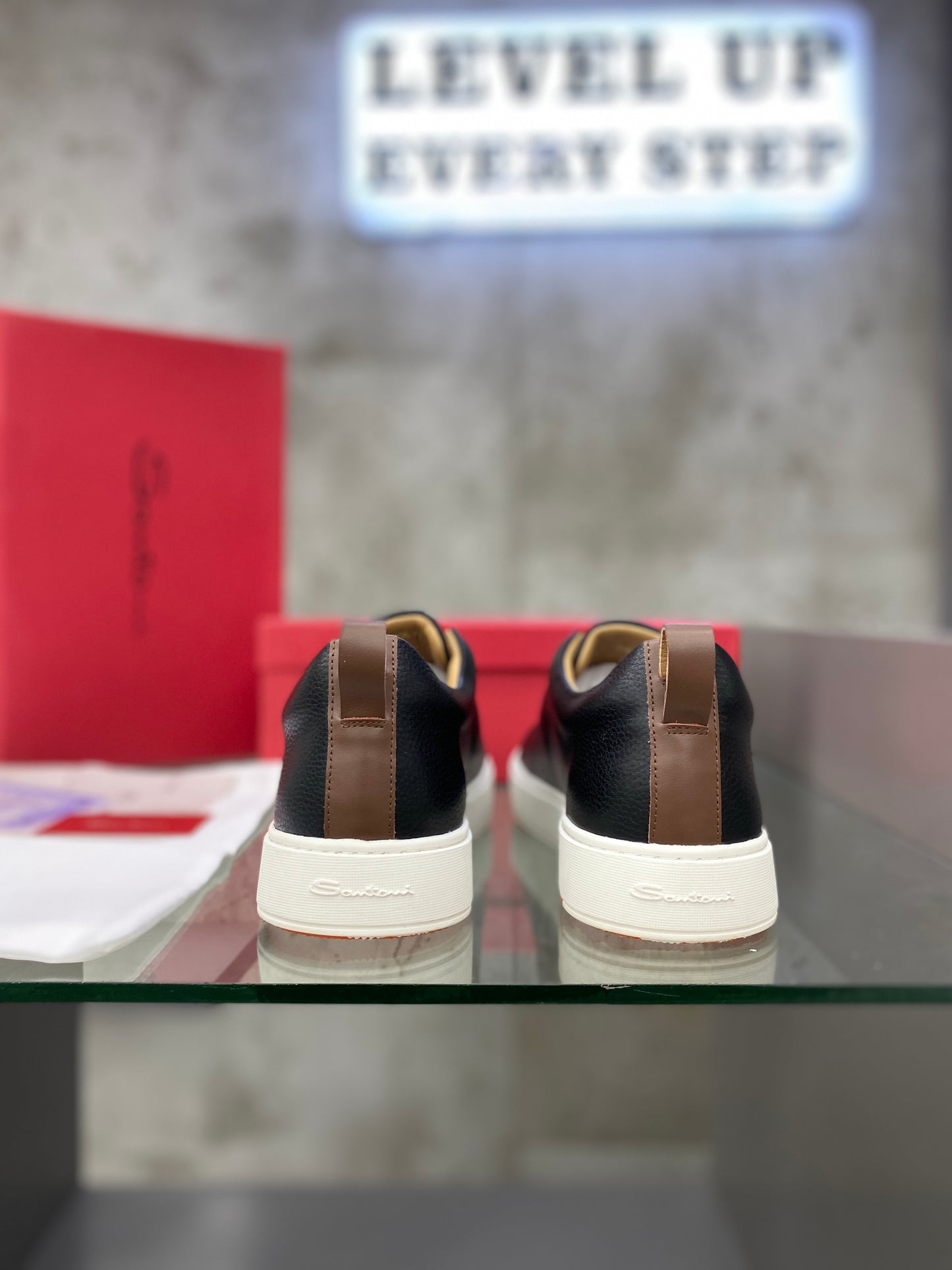Santoni
