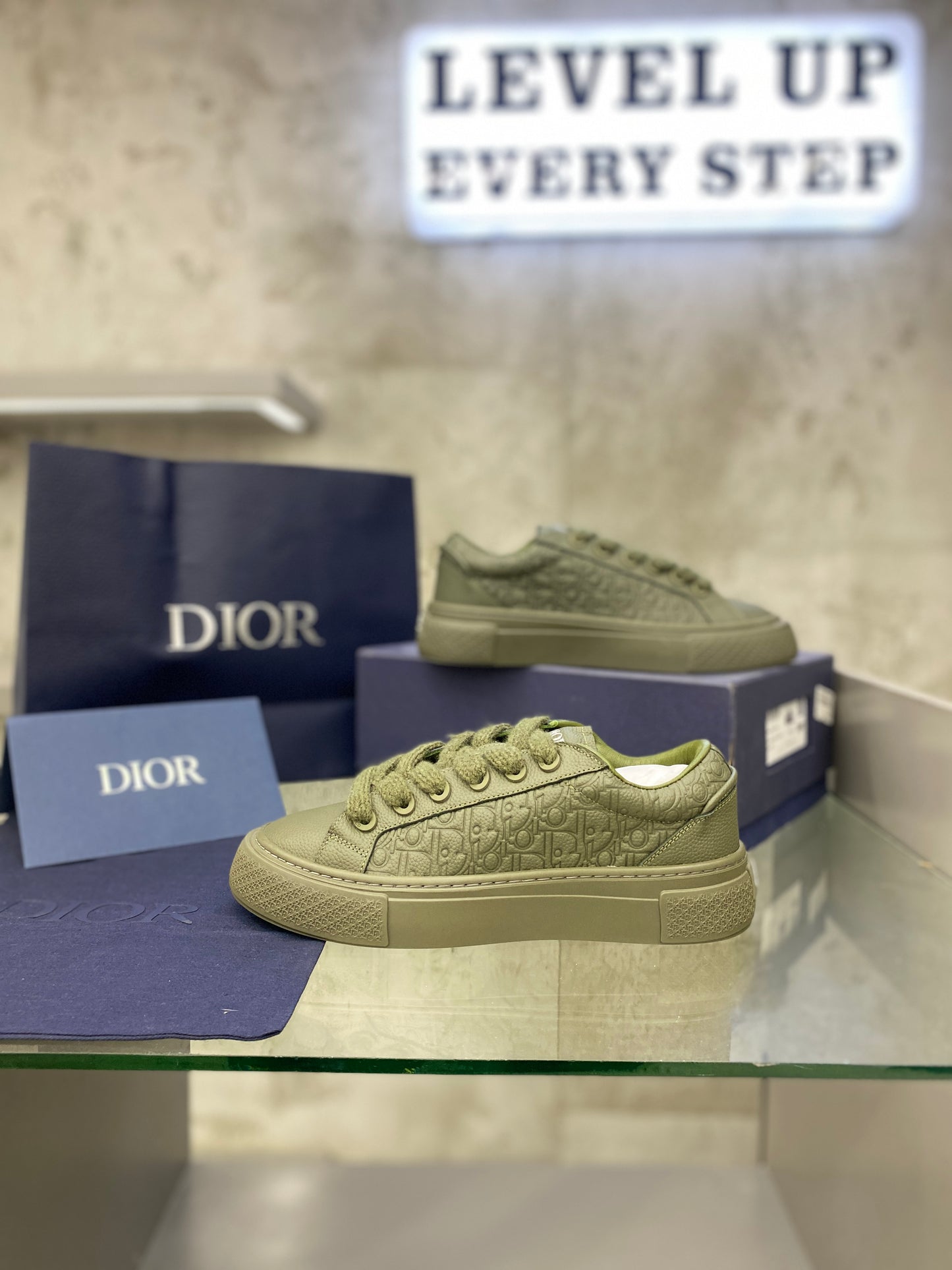 Dior