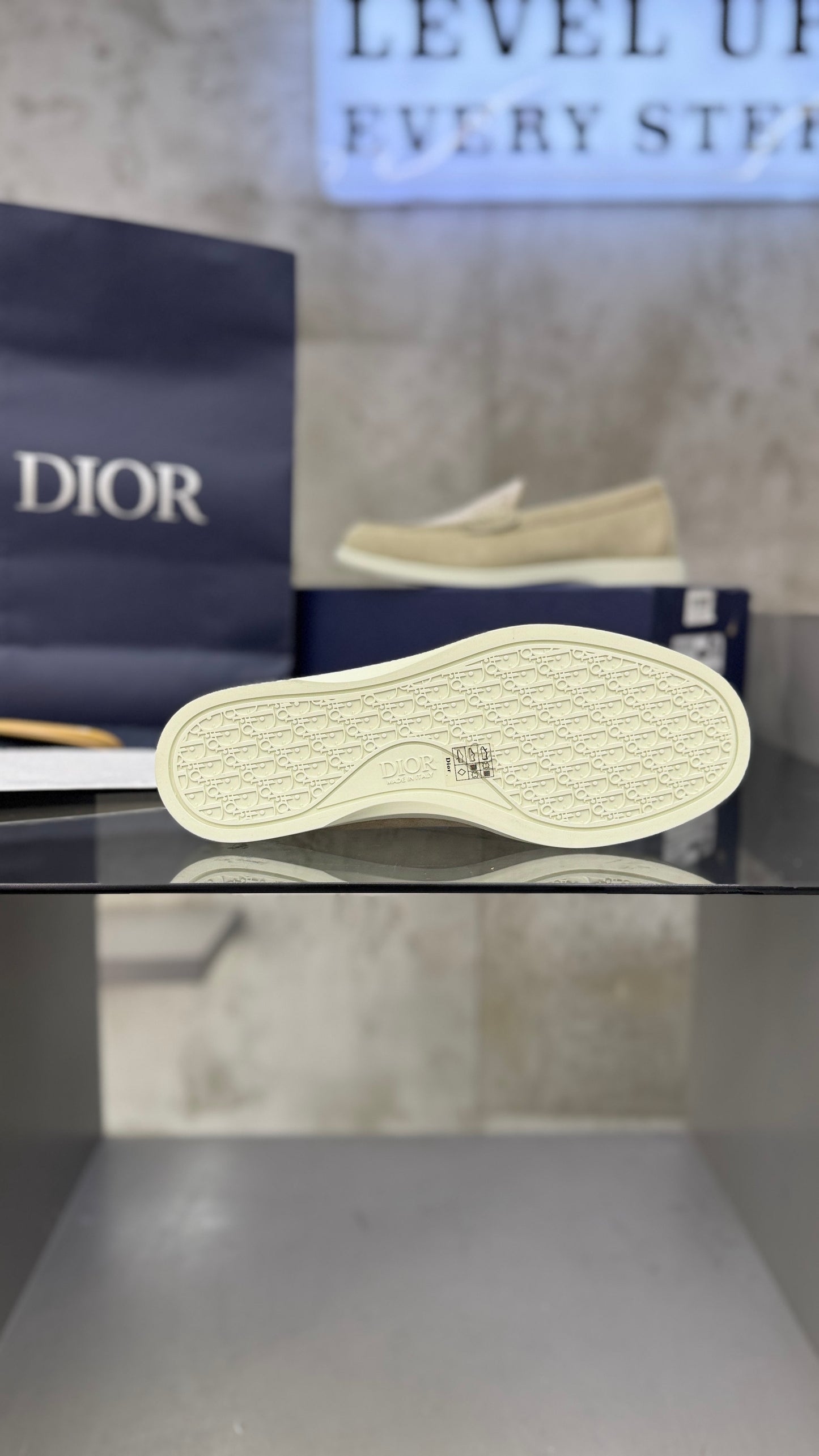 Dior