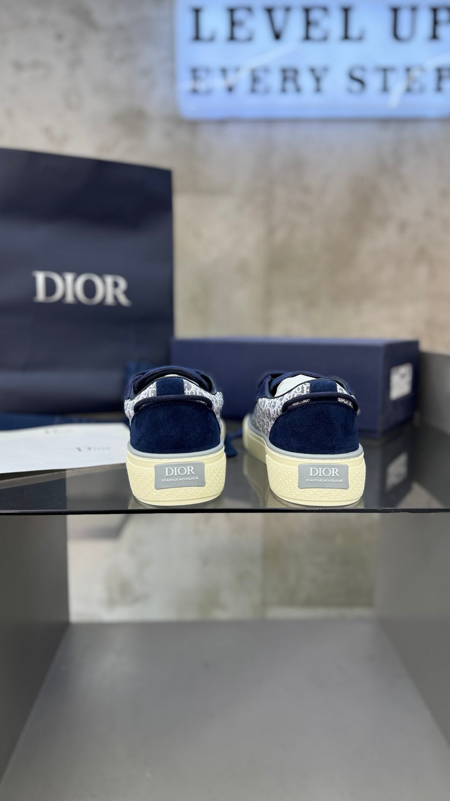 Dior