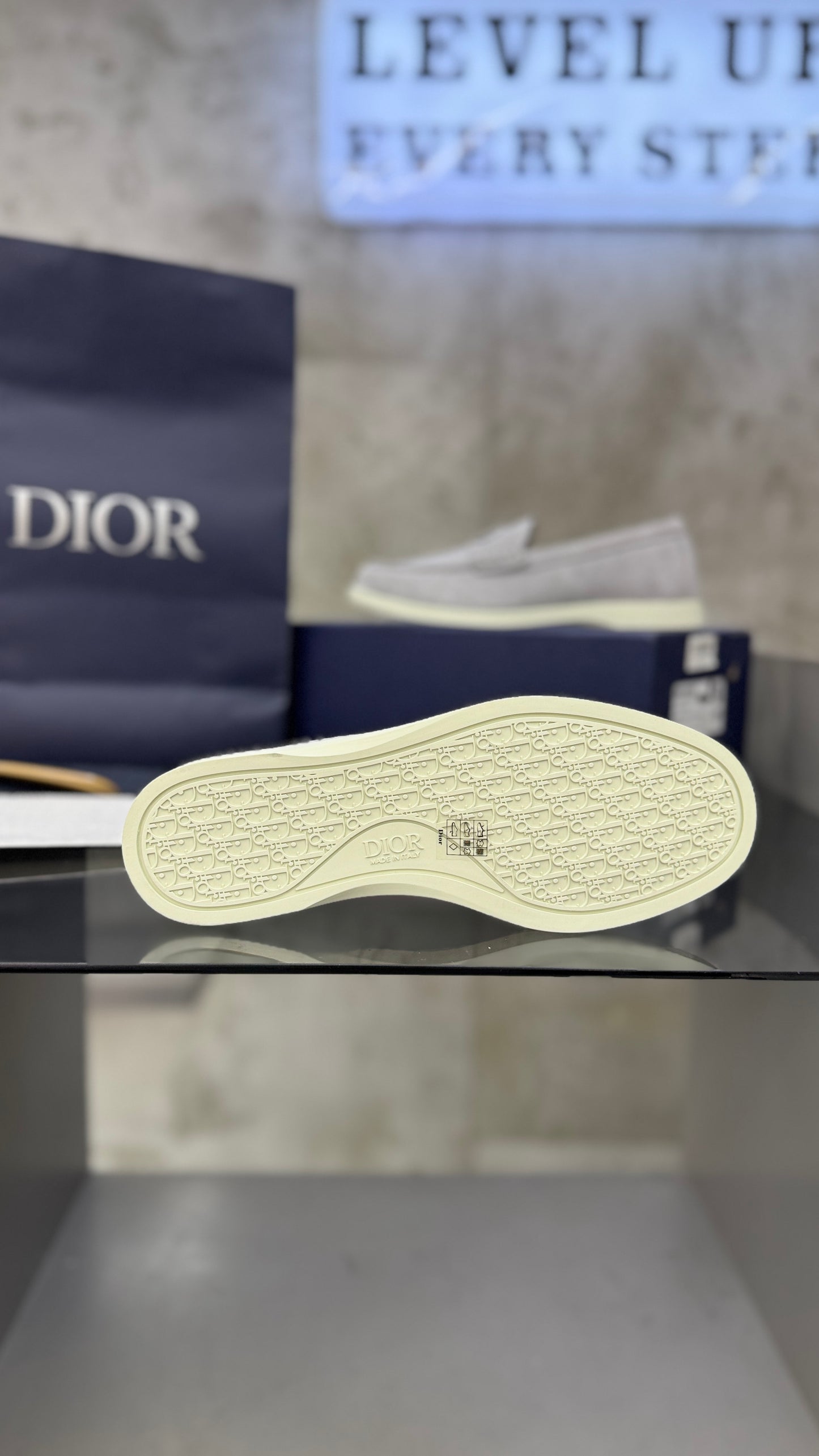 Dior