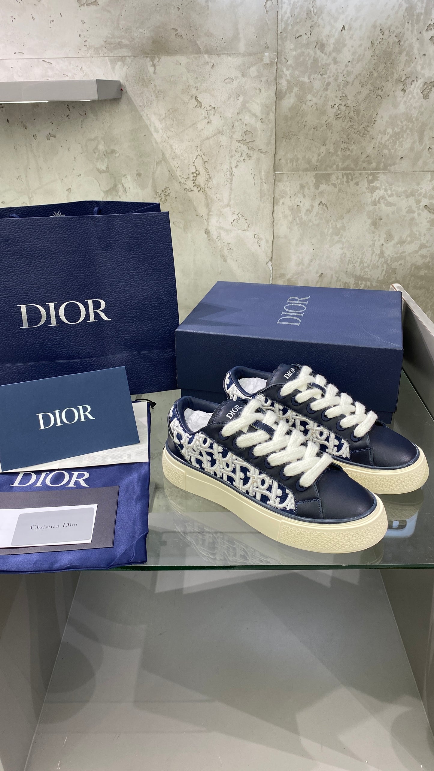 Dior