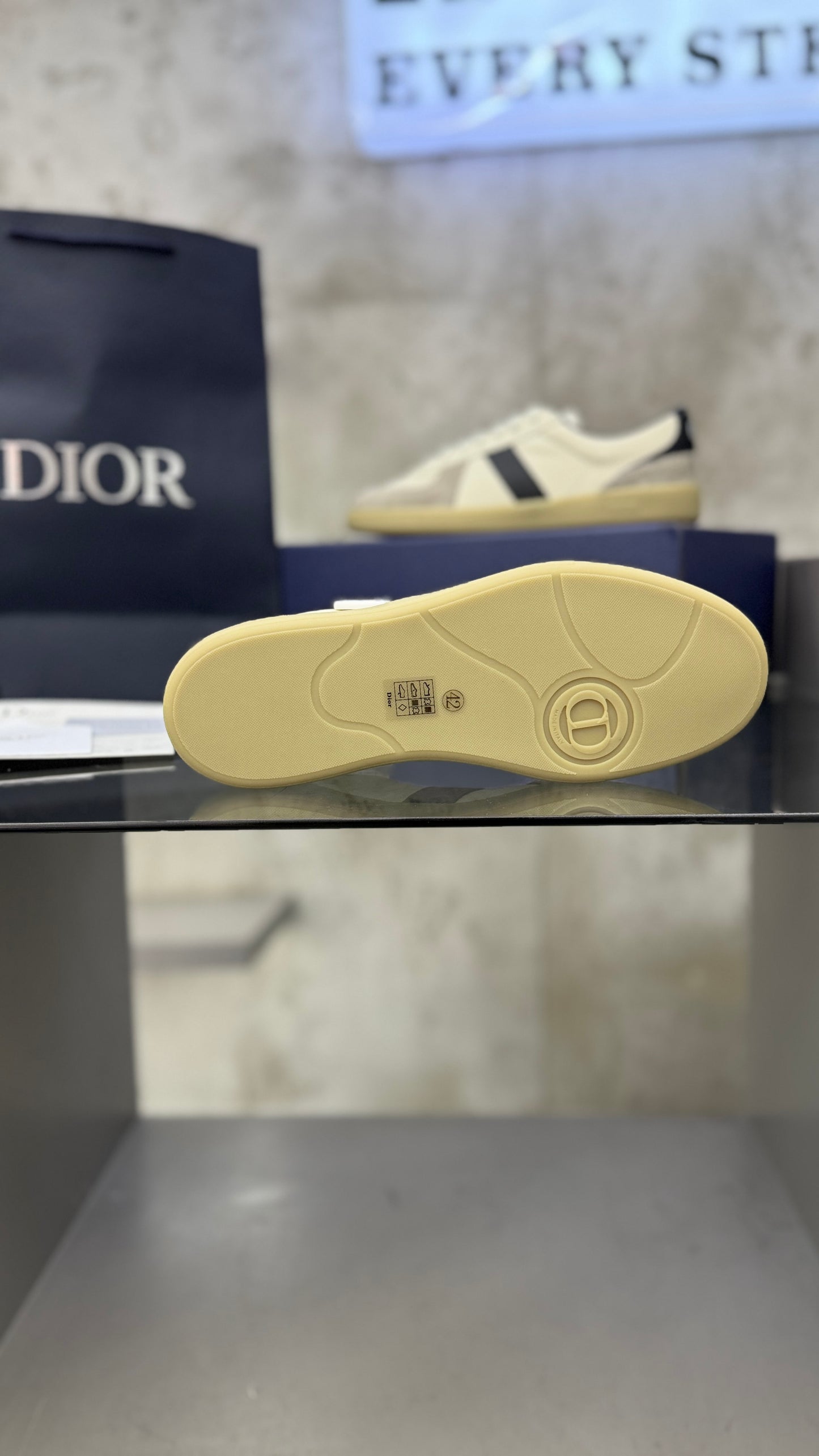 Dior