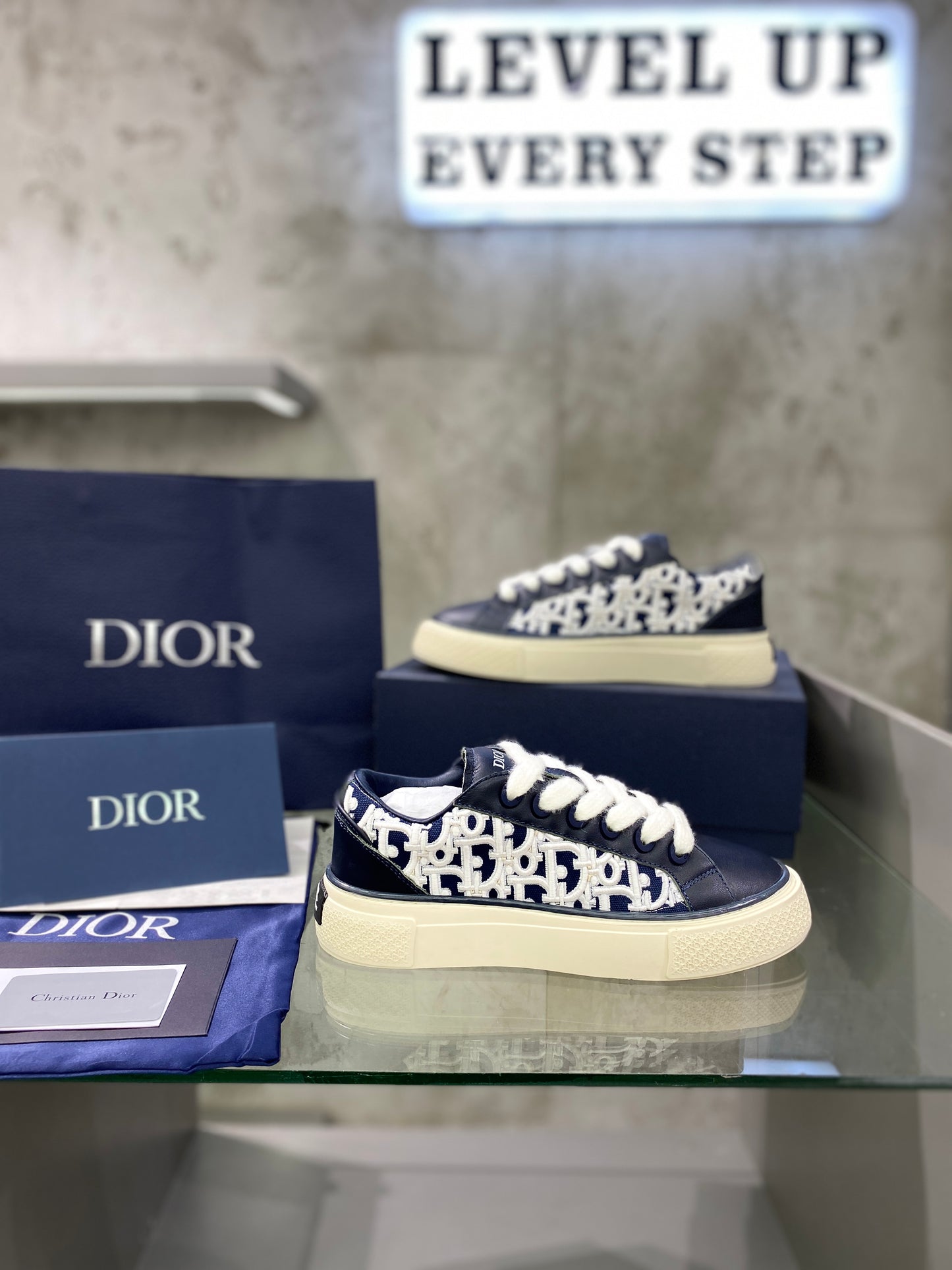 Dior