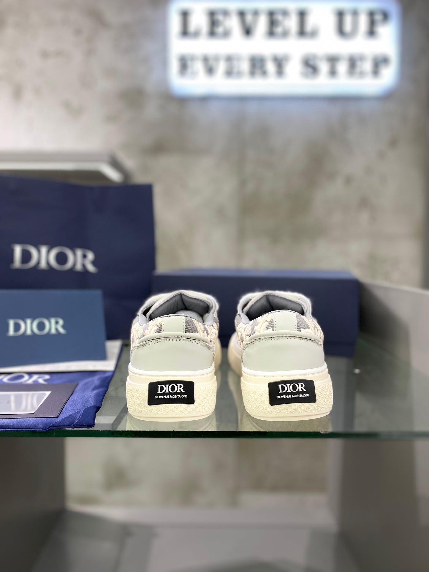 Dior