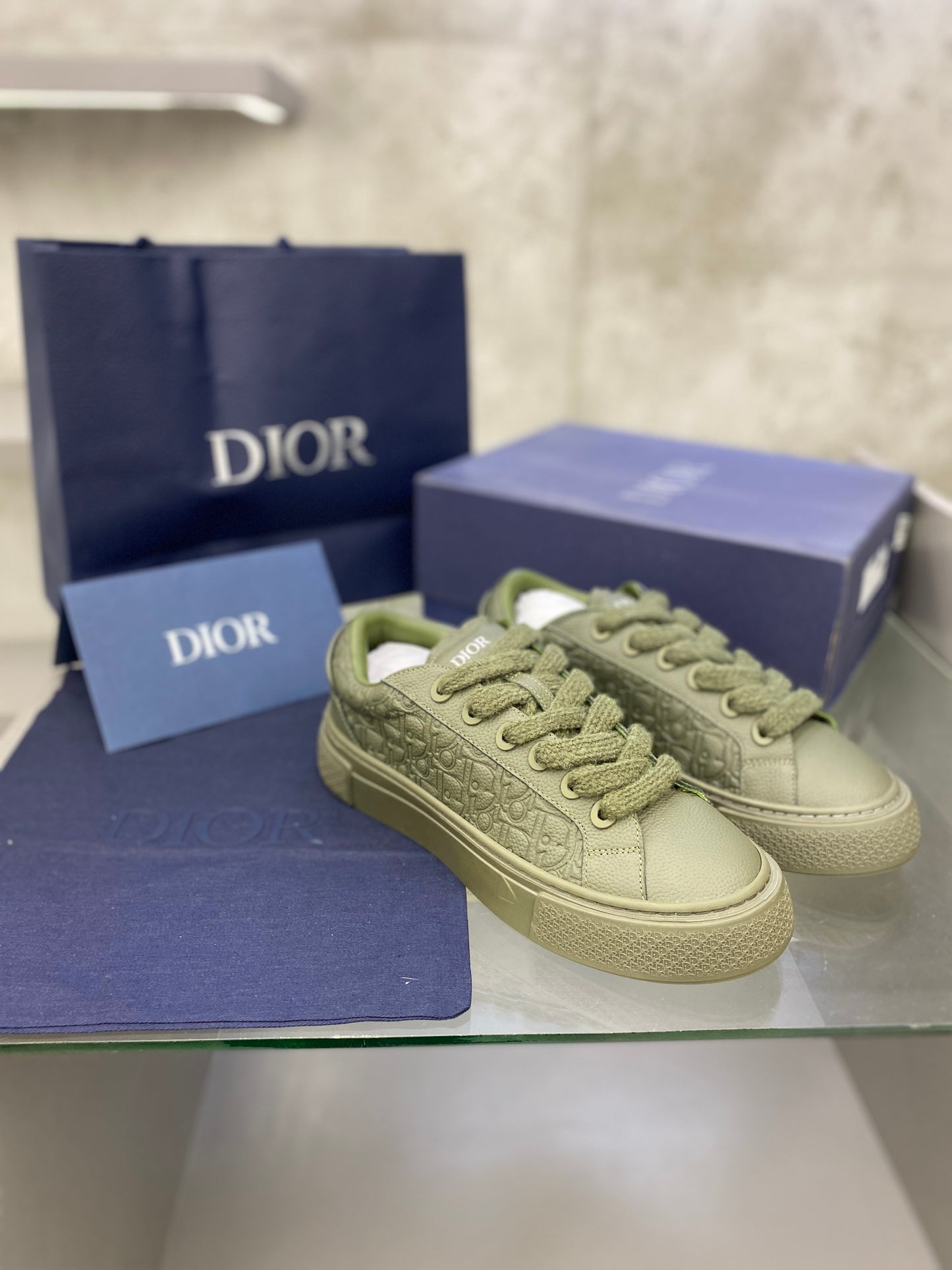 Dior