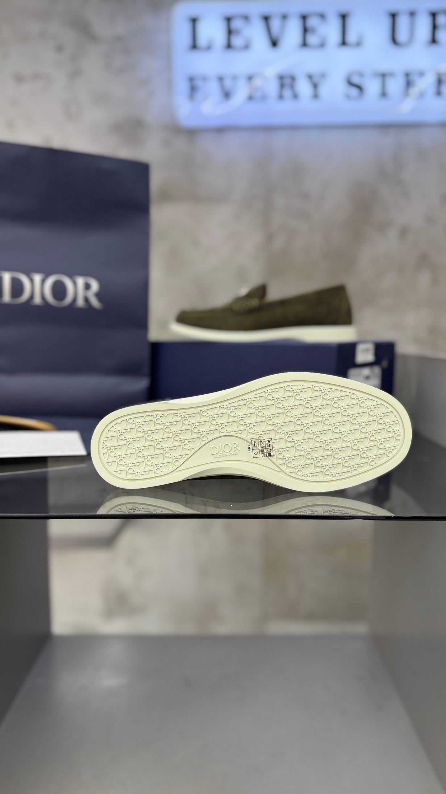 Dior