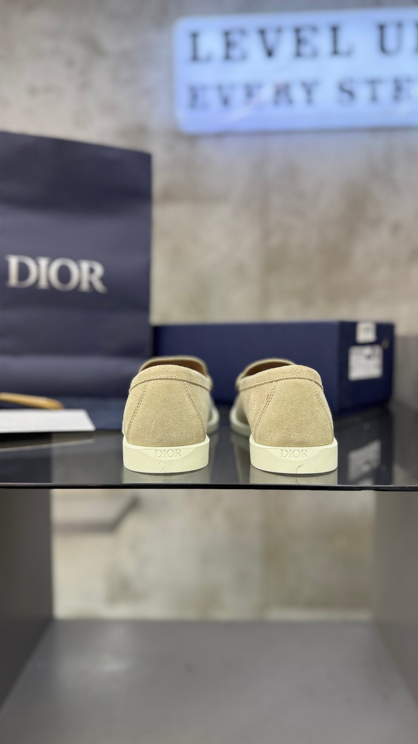 Dior