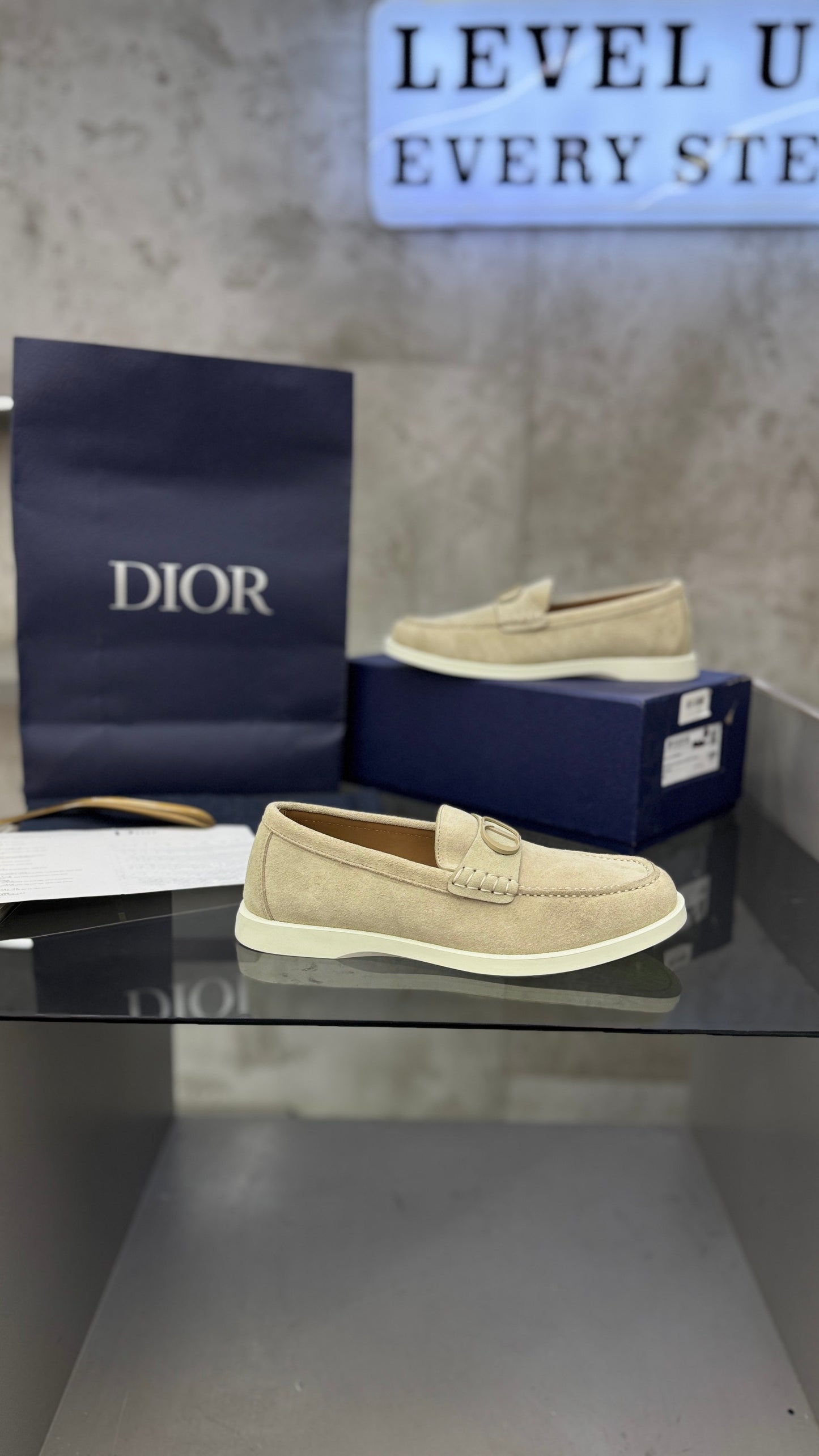 Dior