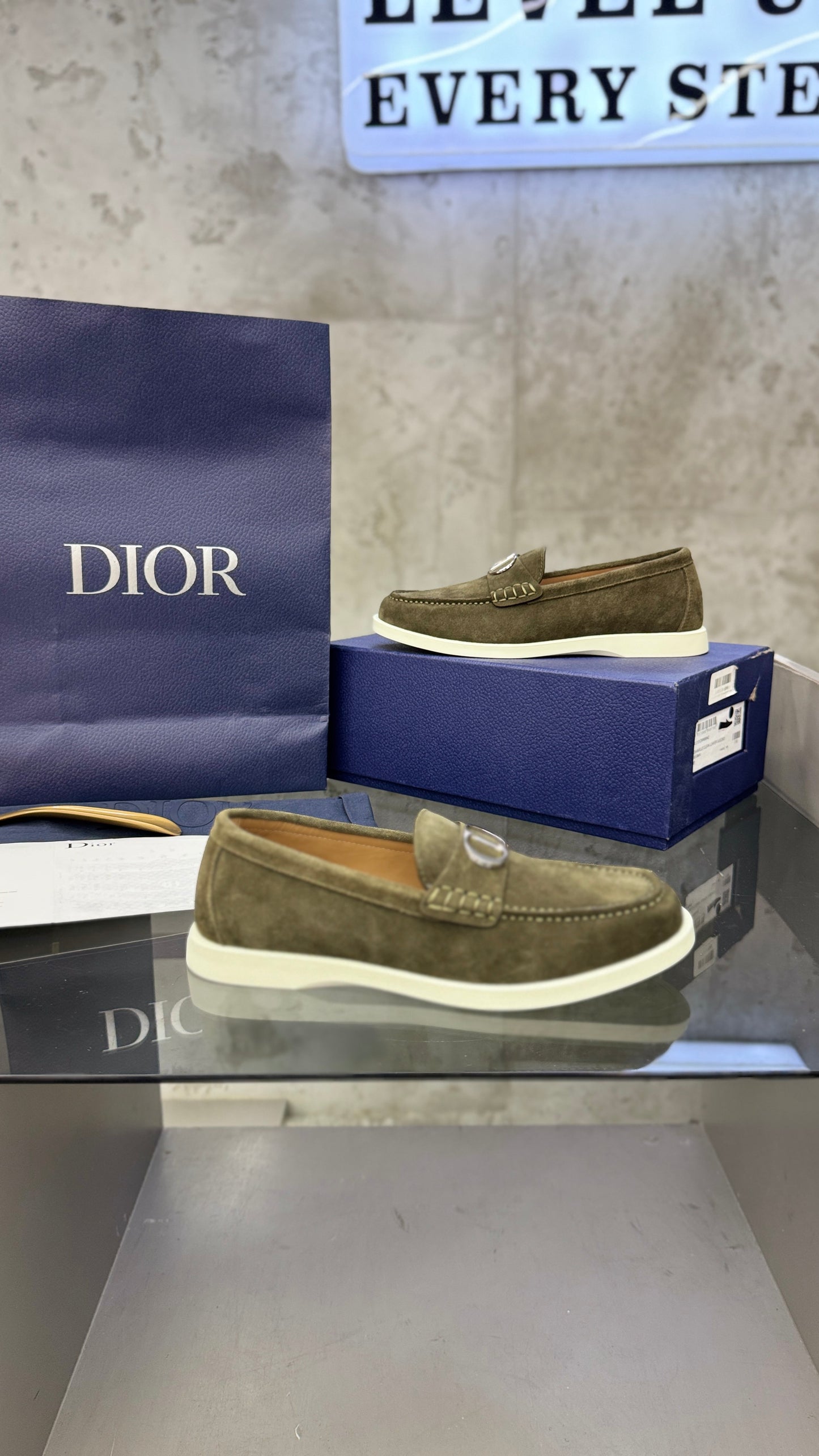 Dior