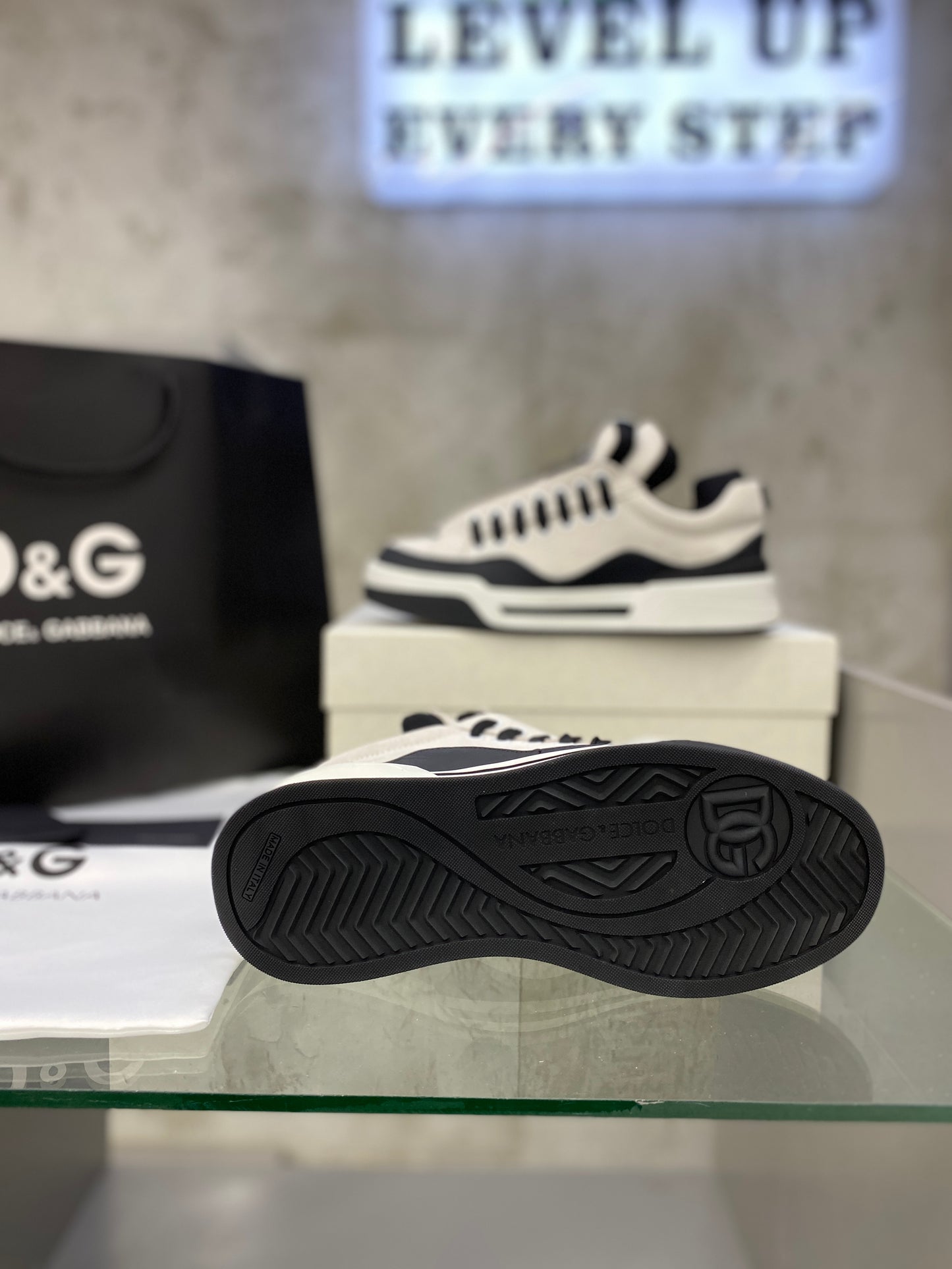 Dolce & Gabbana Sneakers 01