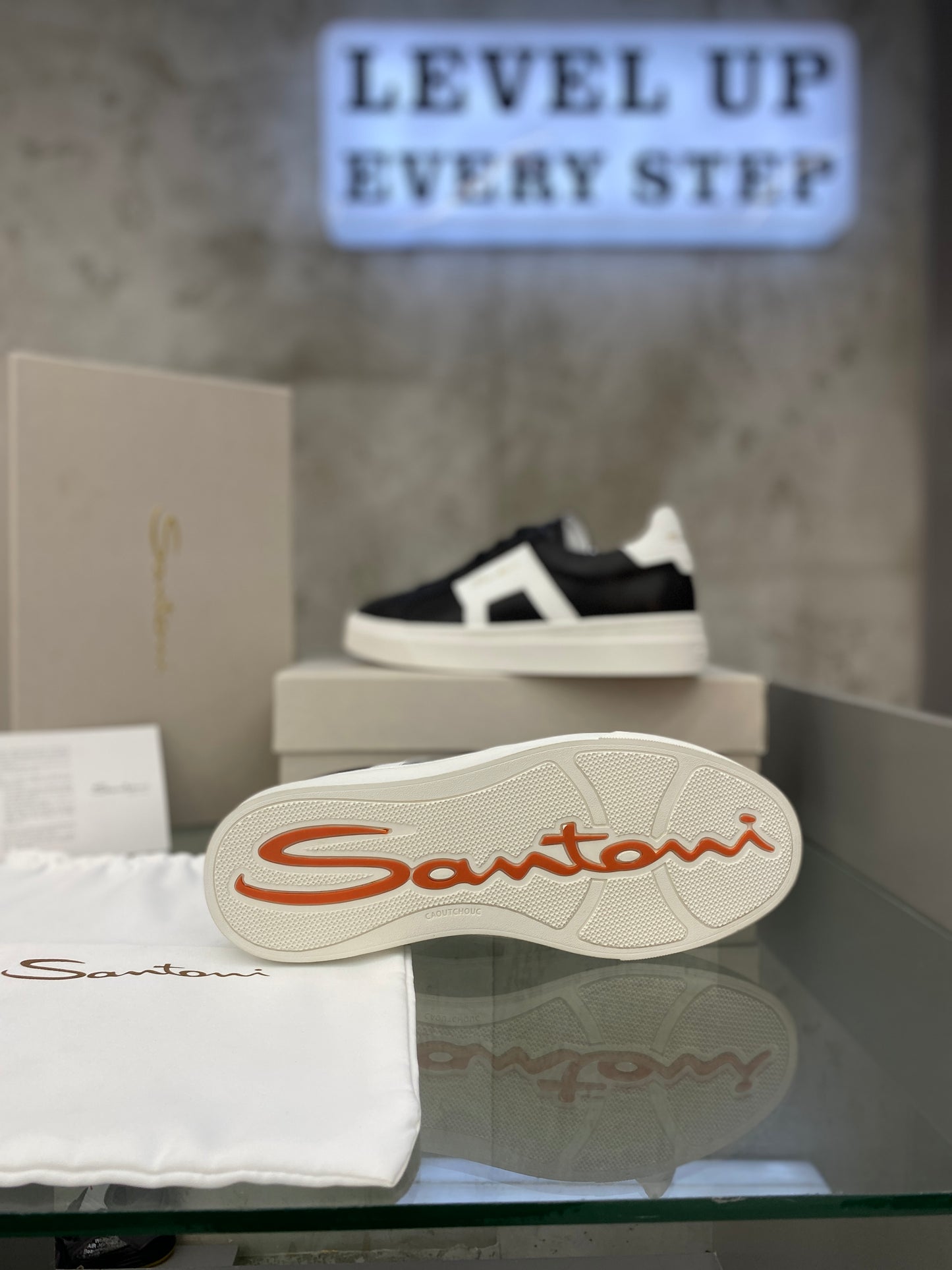 Santoni