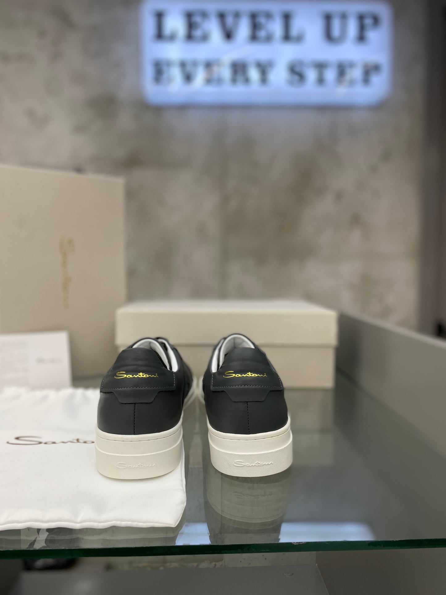 Santoni