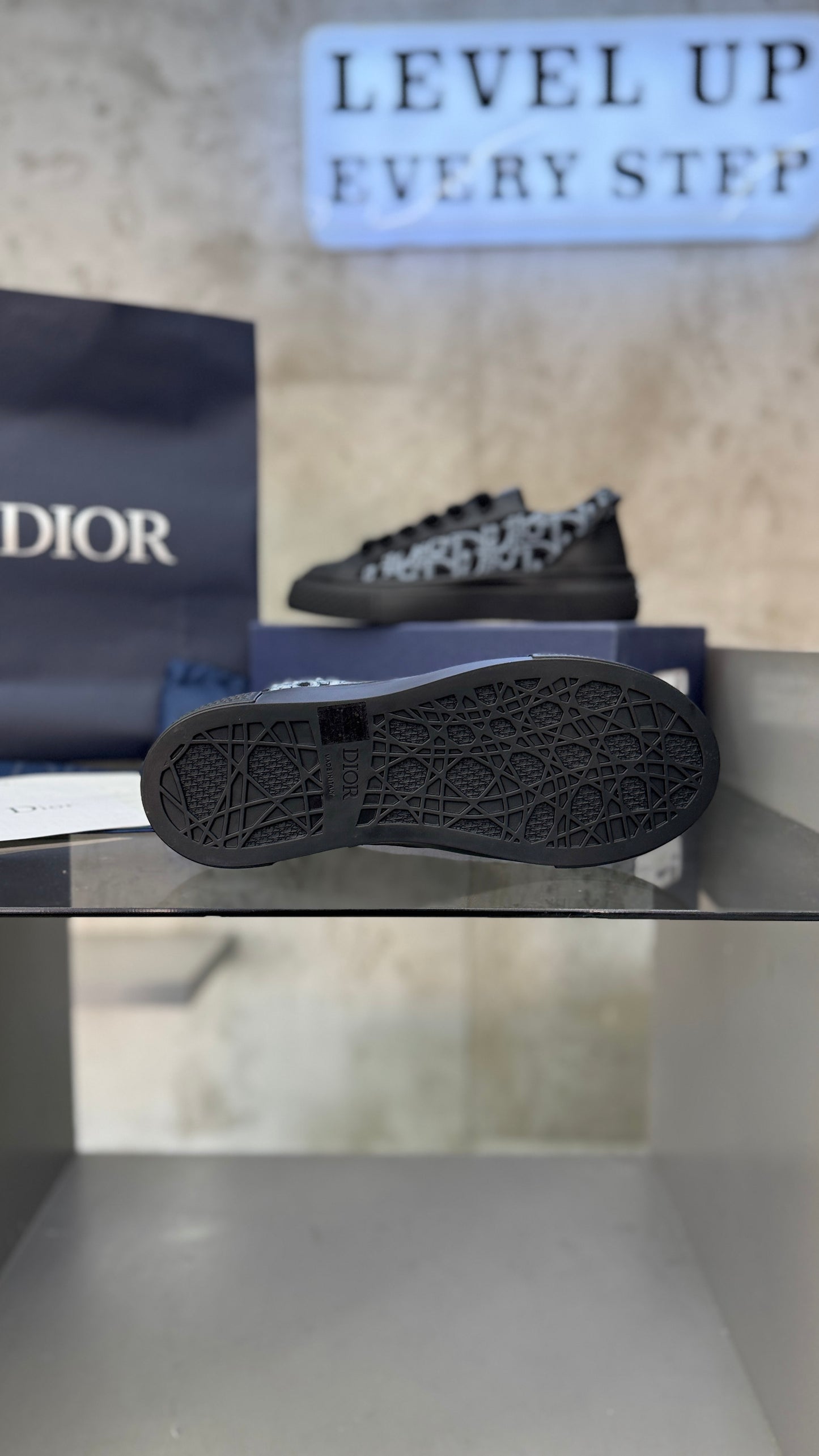 Dior
