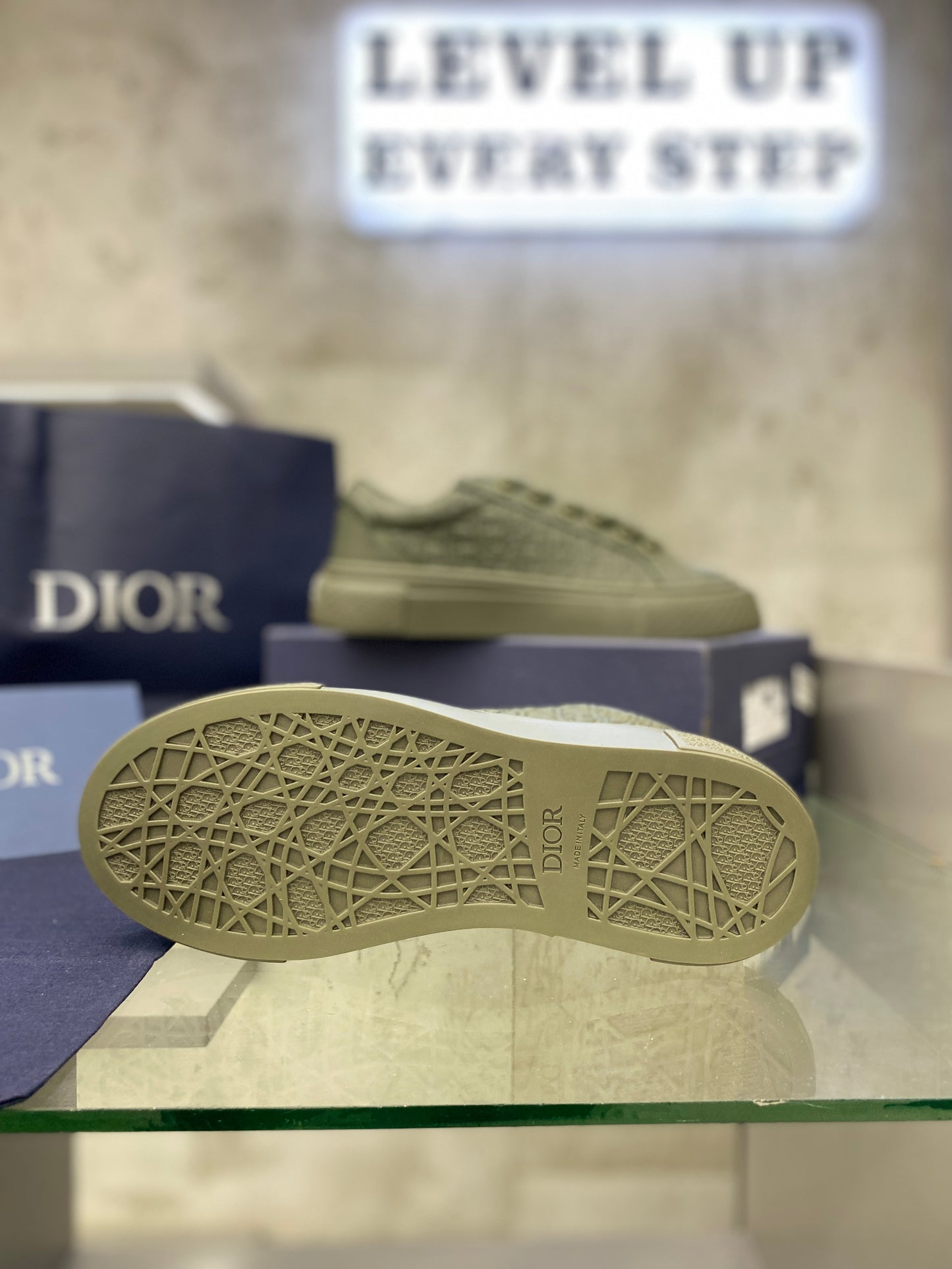 Dior