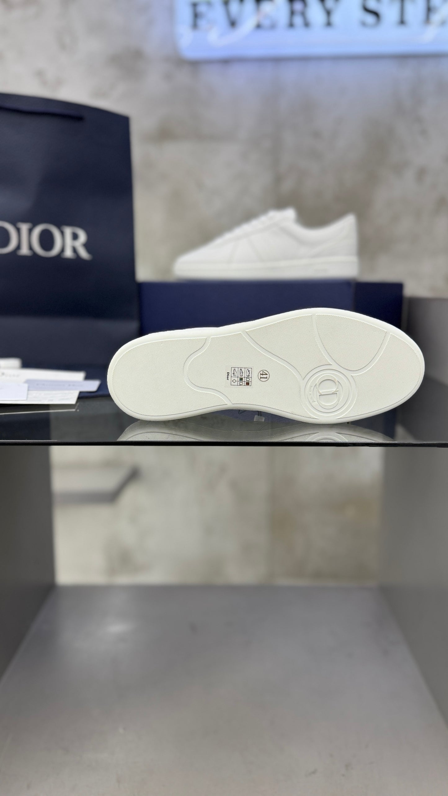 Dior