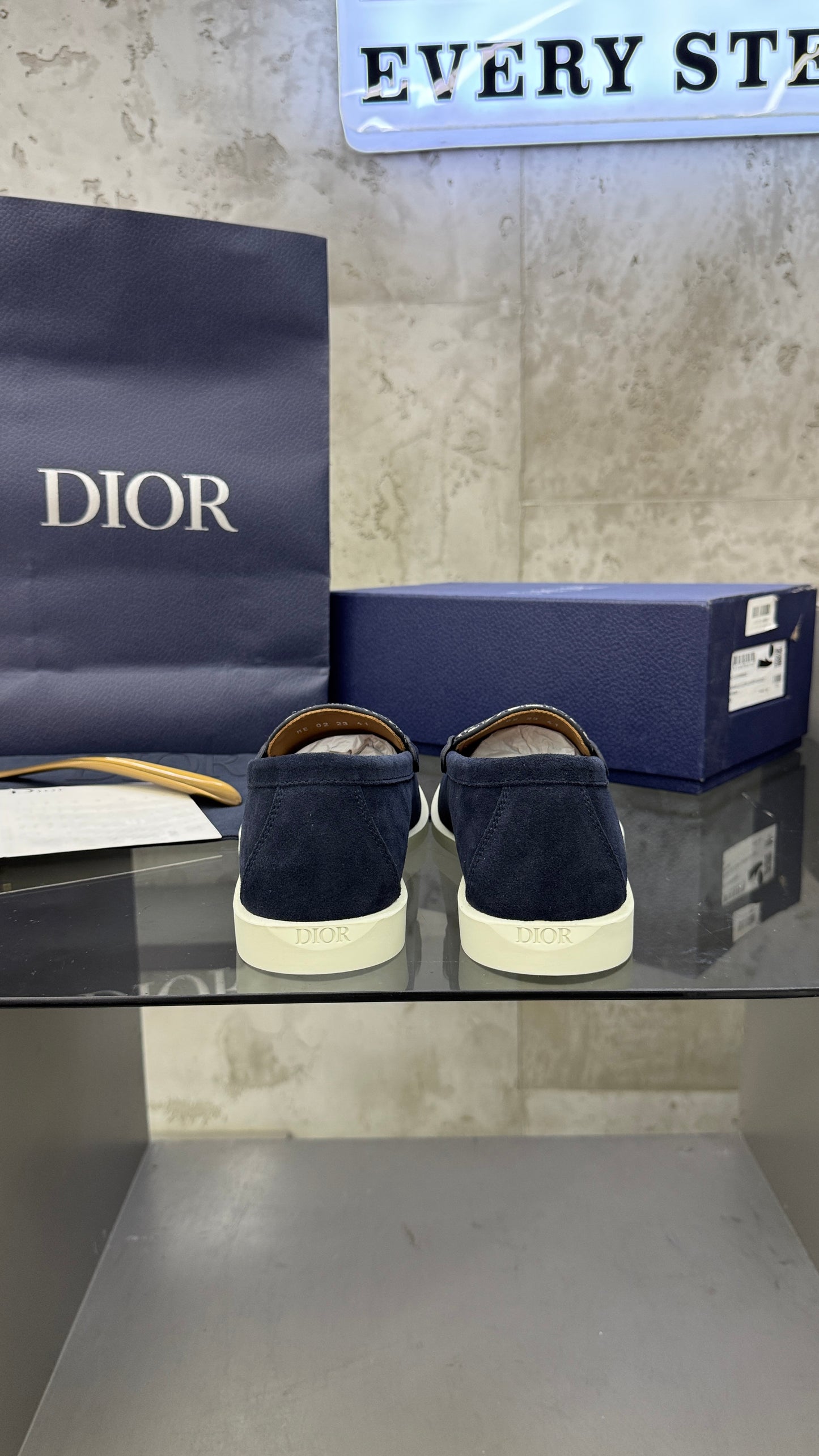 Dior