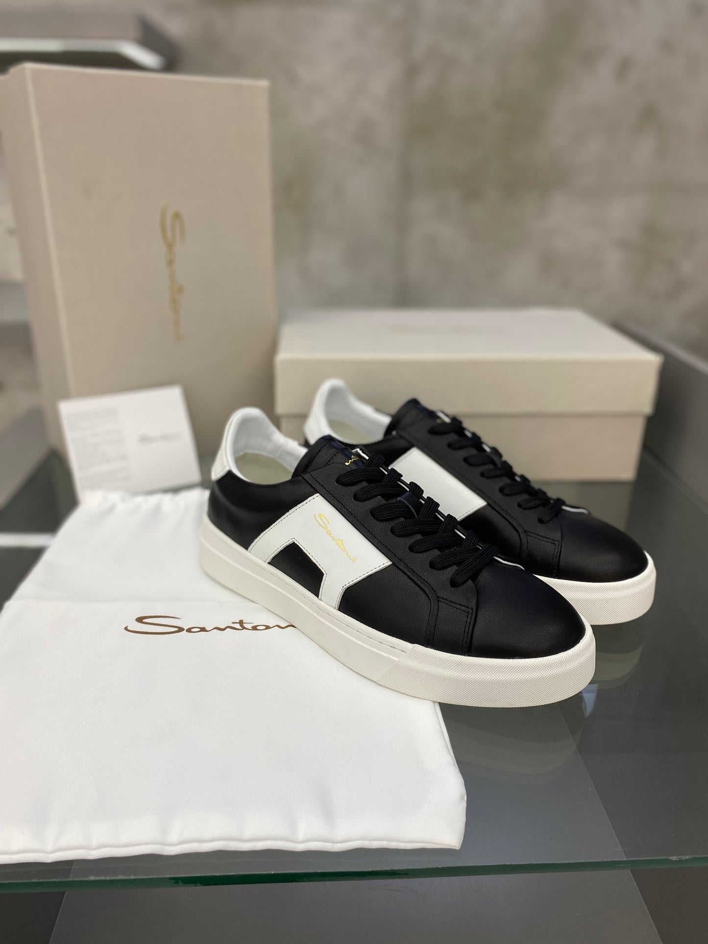 Santoni