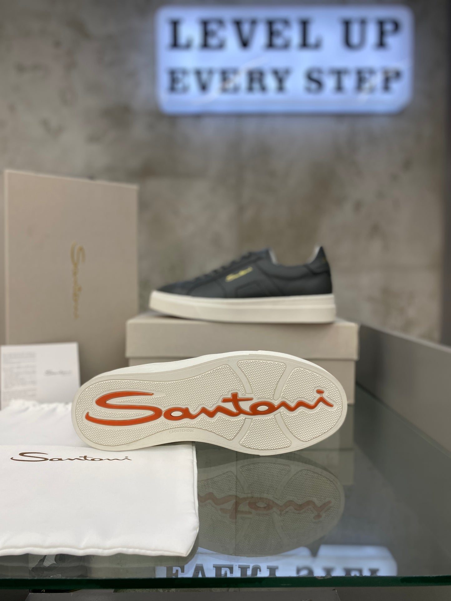 Santoni
