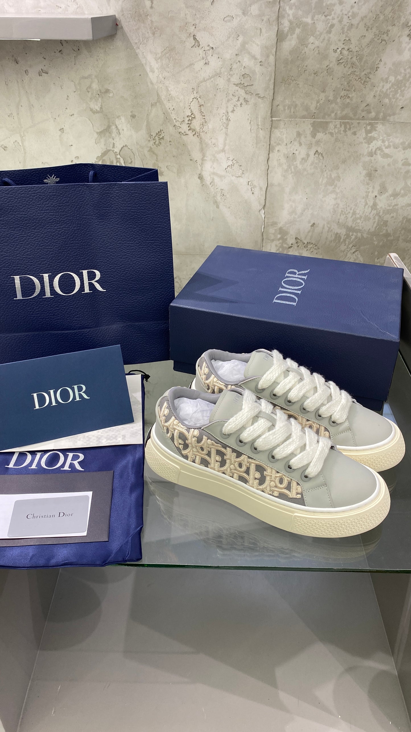 Dior
