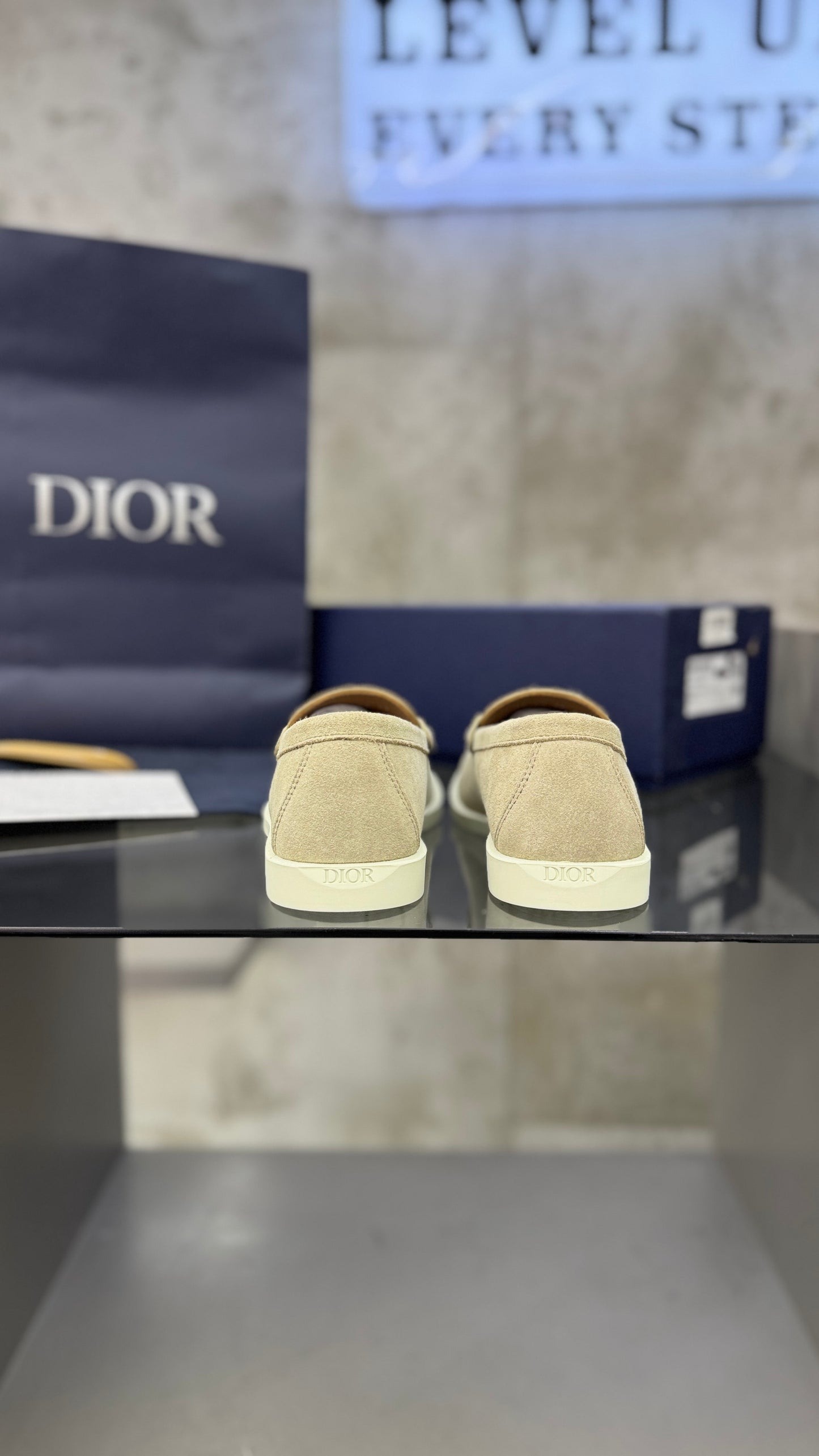 Dior