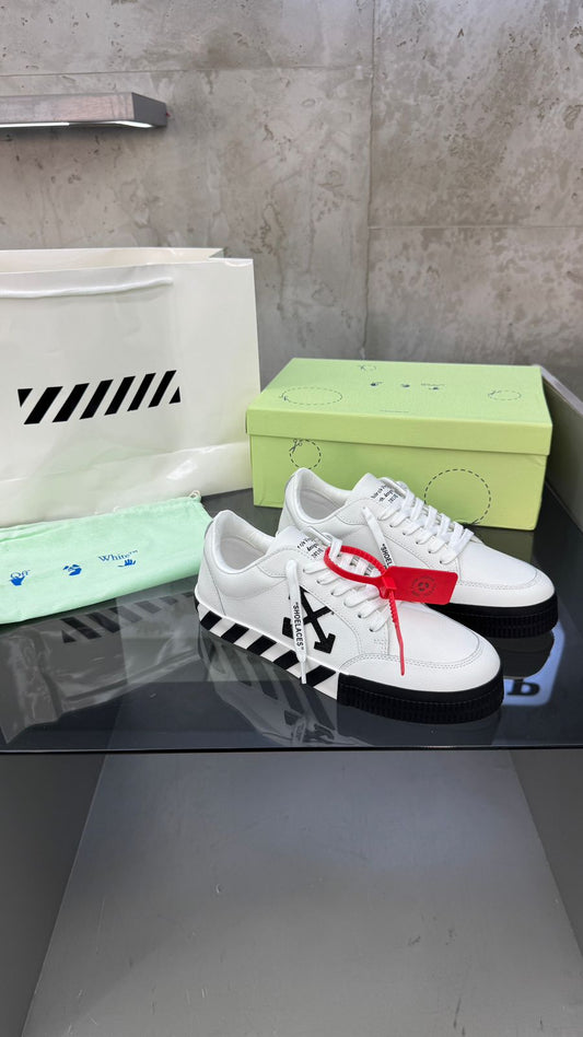 OFF WHITE