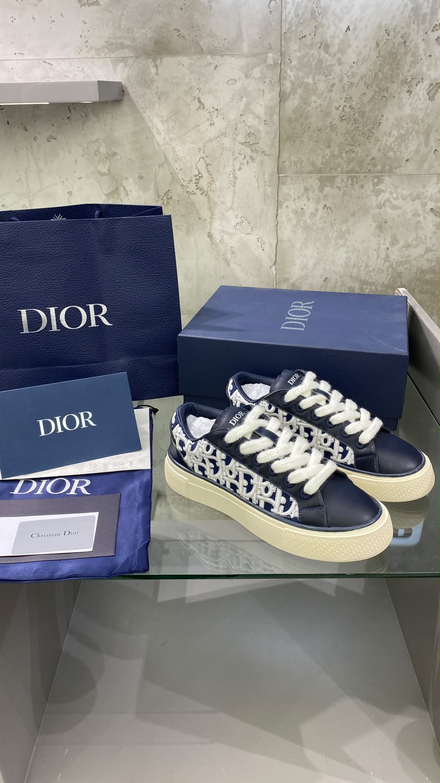 Dior